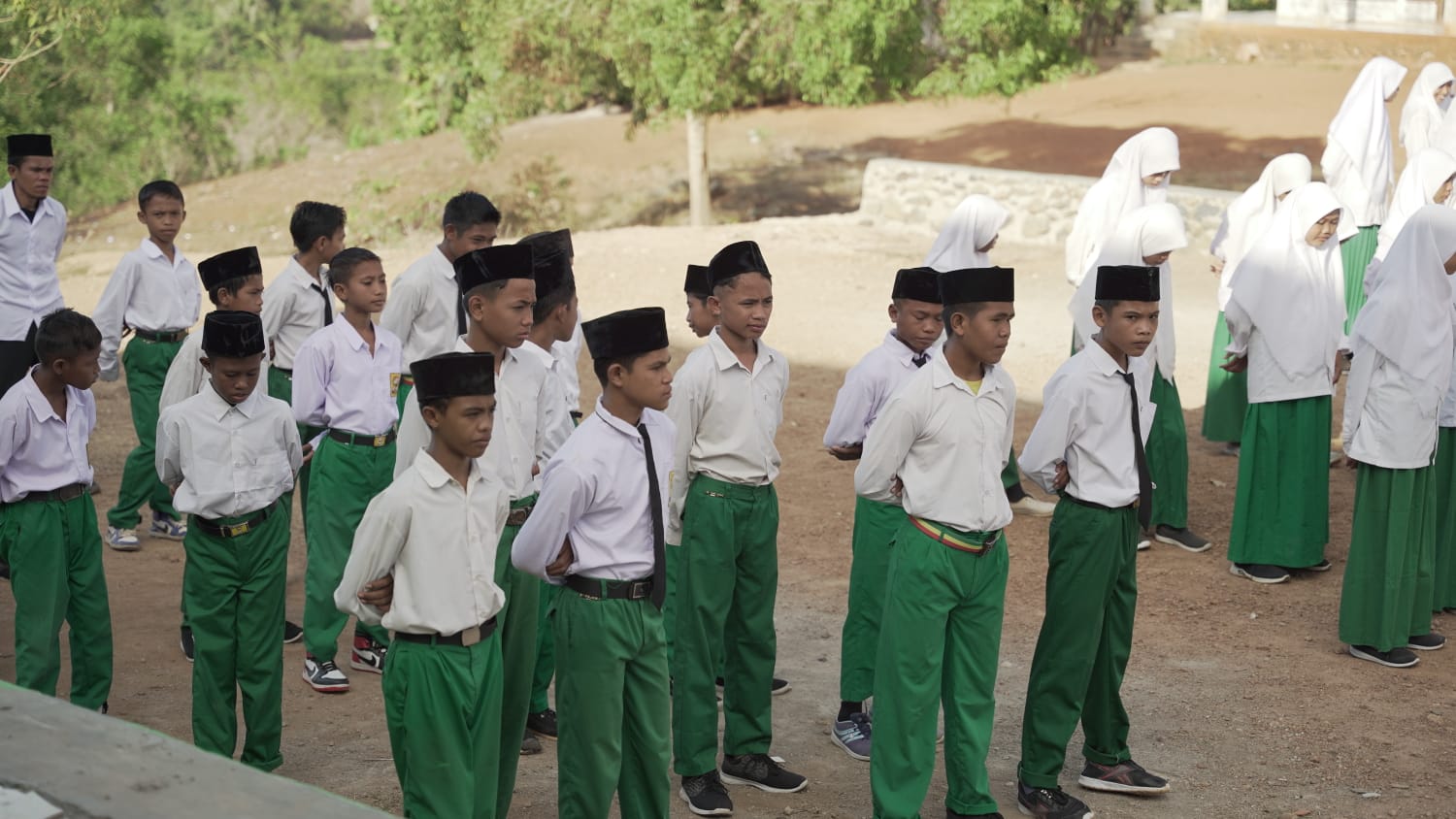 Apel pagi santri